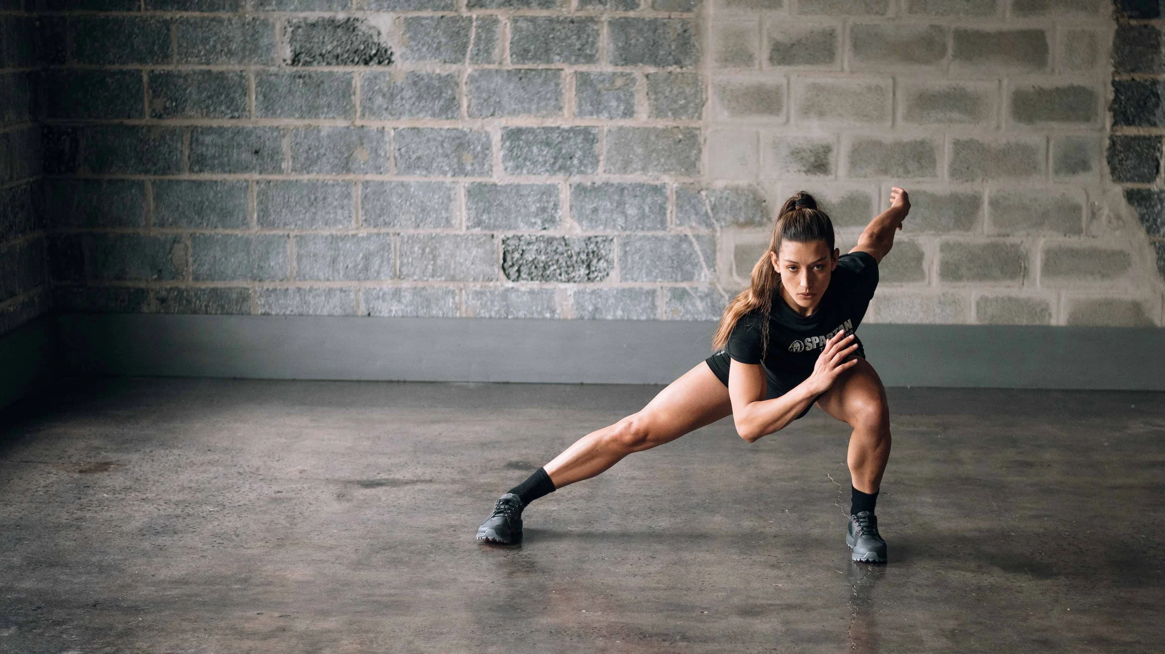 Functional movement session in a bright training space